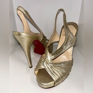 Chic Gold Slingback Heels